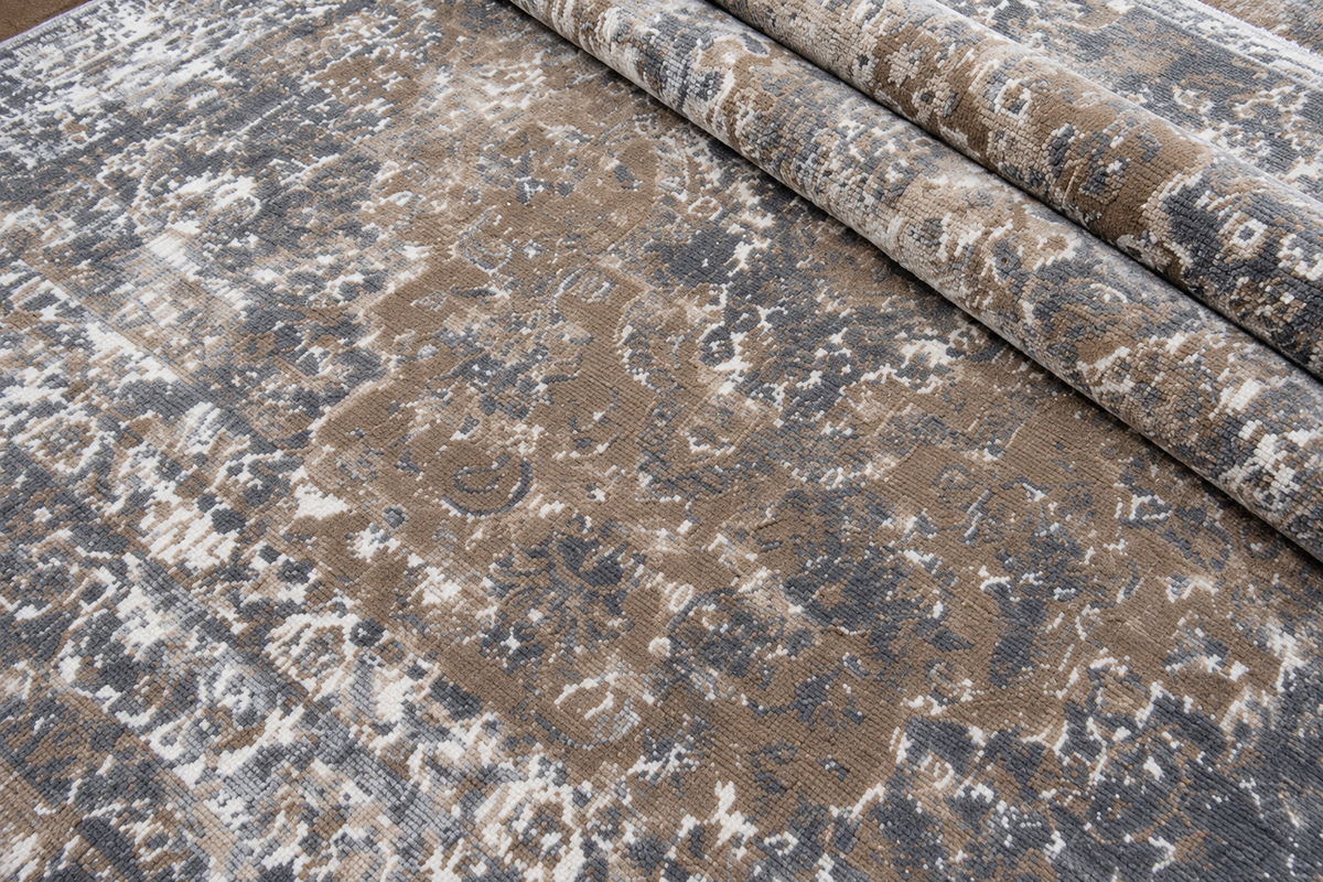 Weathered Manor rug