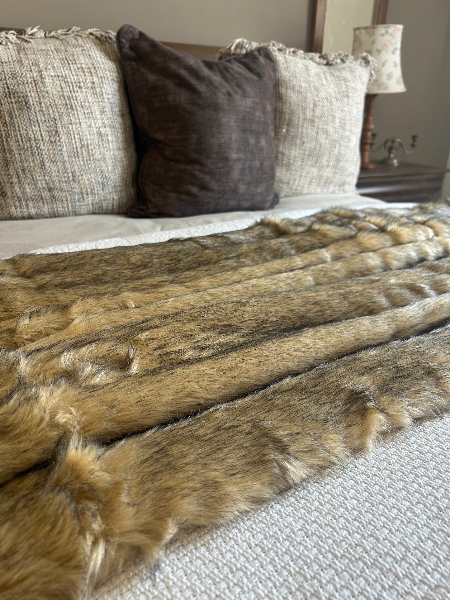 Light Husky Fur Blanket