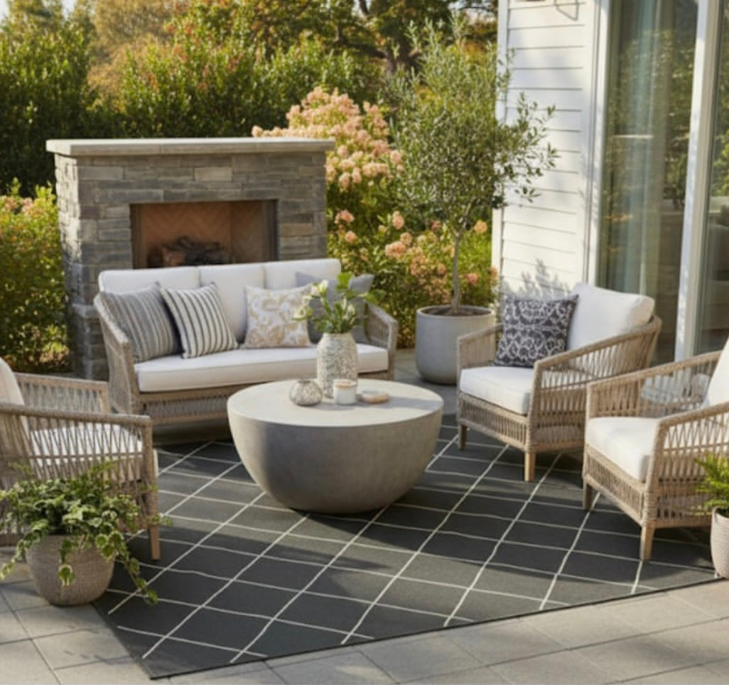The Luna Noir Rug